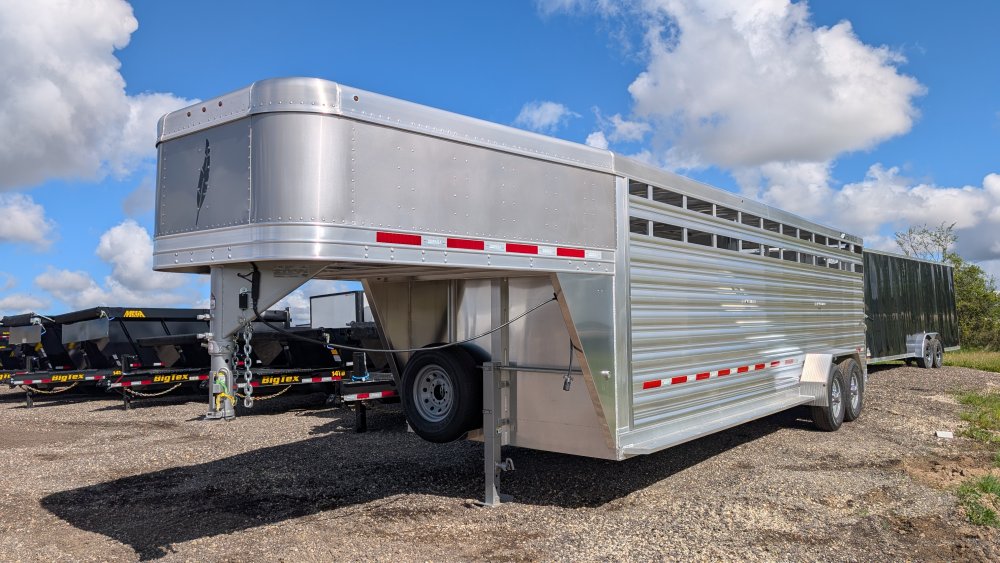 6' 7"x24' Featherlite Livestock 8117-6724 6' 6"