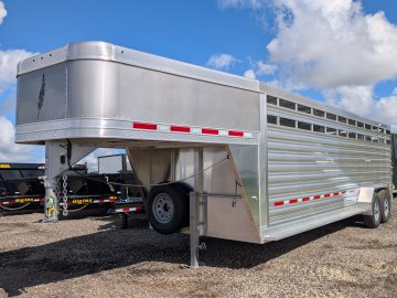 6' 7"x24' Featherlite Livestock 8117-6724 6' 6"