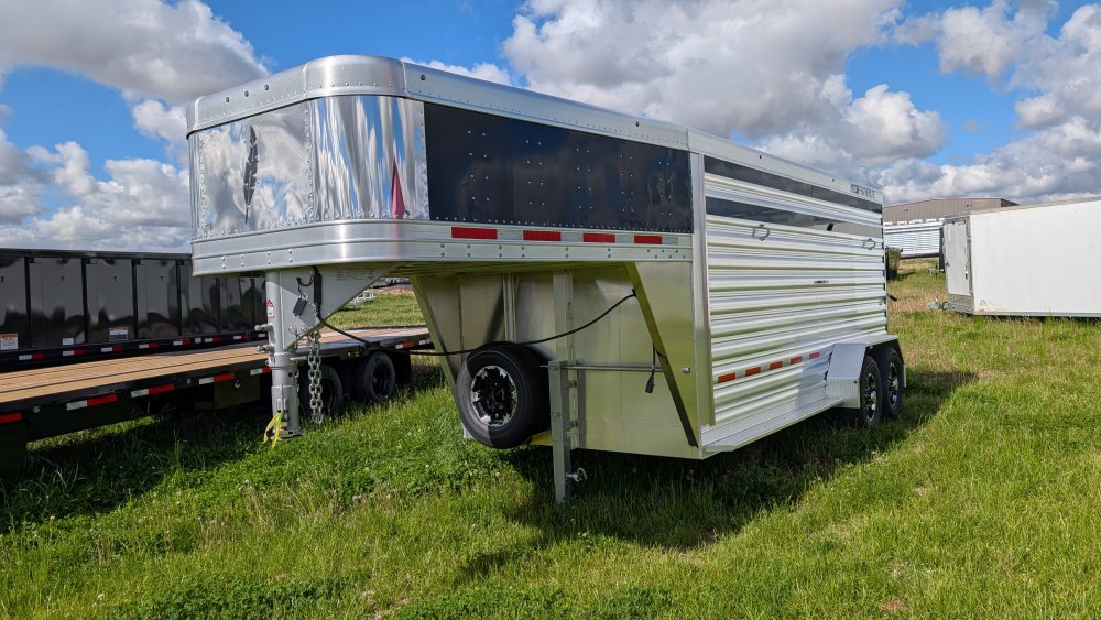 6' 7"x16' Featherlite Livestock 8117-6716 6' 6"