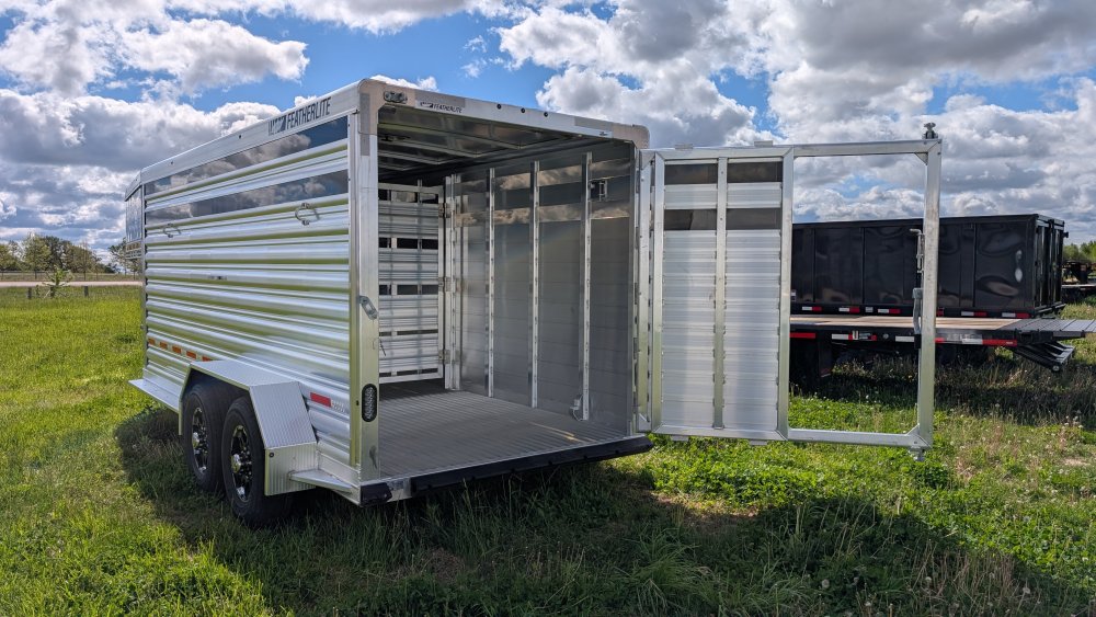 6' 7"x16' Featherlite Livestock 8117-6716 6' 6"