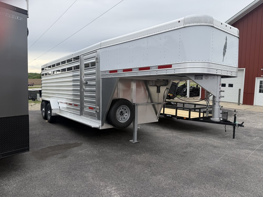 6' 7"x20' Featherlite Livestock 8117-6720 6' 6"