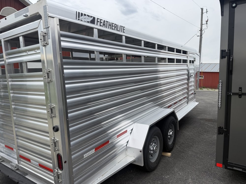 6' 7"x20' Featherlite Livestock 8117-6720 6' 6"