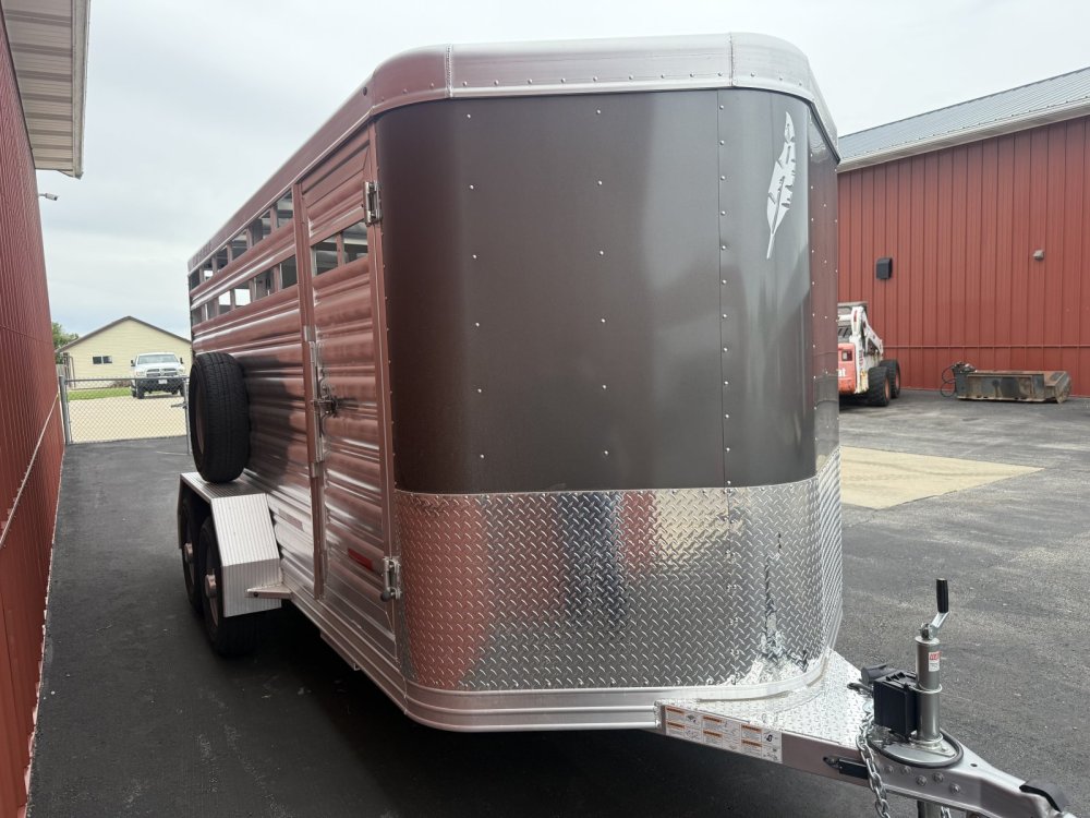 6' 7"x16' Featherlite Horse 8107-6716 6' 6"
