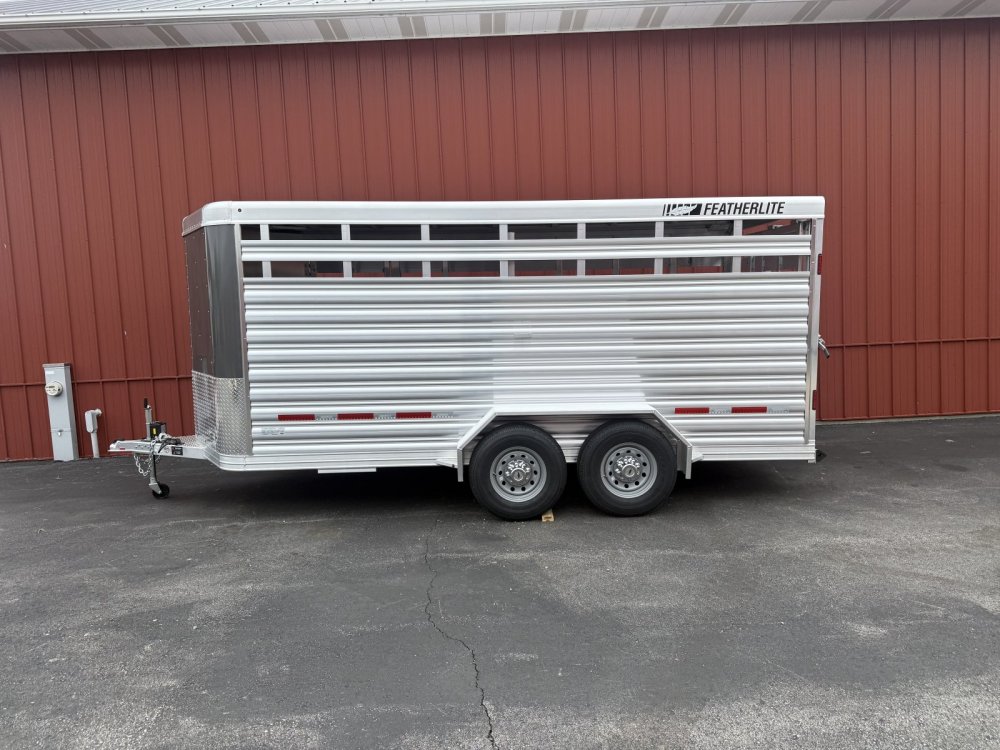 6' 7"x16' Featherlite Horse 8107-6716 6' 6"