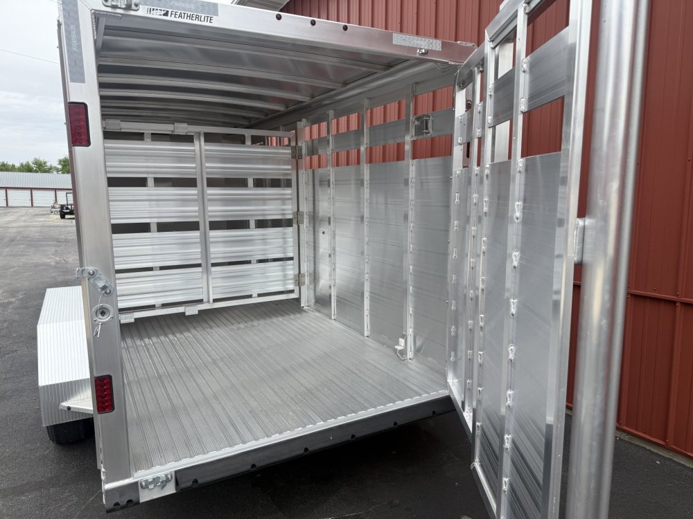 6' 7"x16' Featherlite Horse 8107-6716 6' 6"