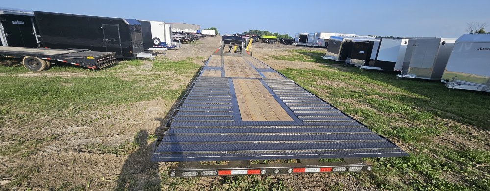 8.5'x34' Maxx-D Deckover/Gooseneck YDX10234