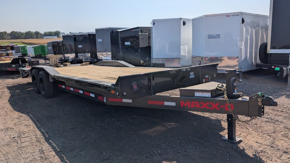 8.5'x24' Maxx D Equipment