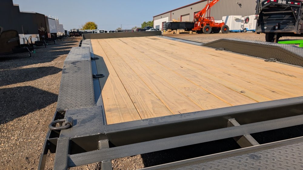 8.5'x24' Maxx D Equipment