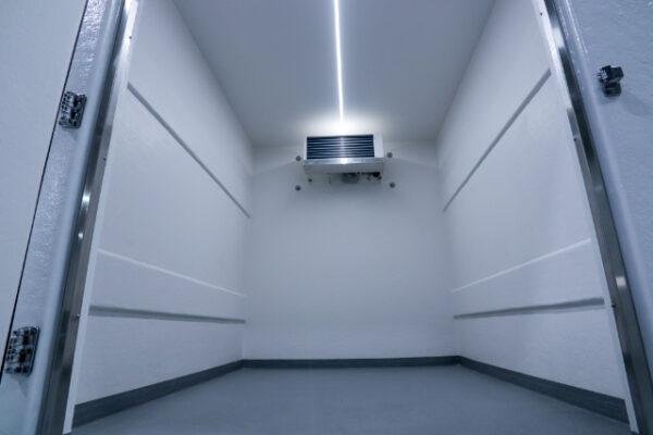 6'x8' Polar King Mobile Refrigerated/Freezer