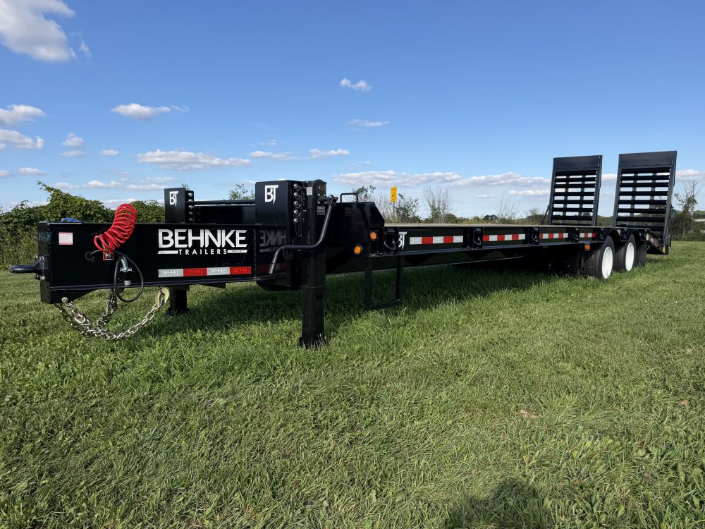 8.5'x31' Behnke Trailers Deckover/Equipment FB8X31SDPT-40L