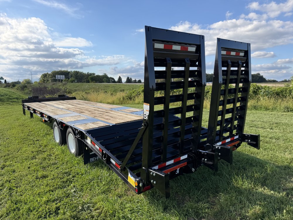 8.5'x31' Behnke Trailers Deckover/Equipment FB8X31SDPT-40L