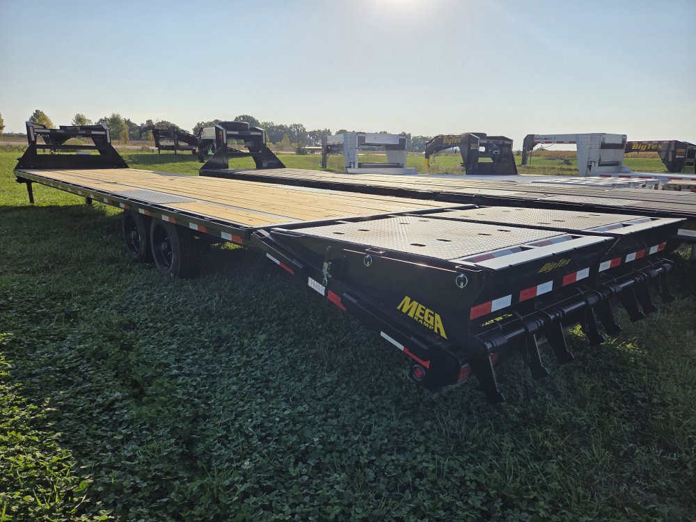16GN-35+5 Big Tex Trailers Deckover/Gooseneck