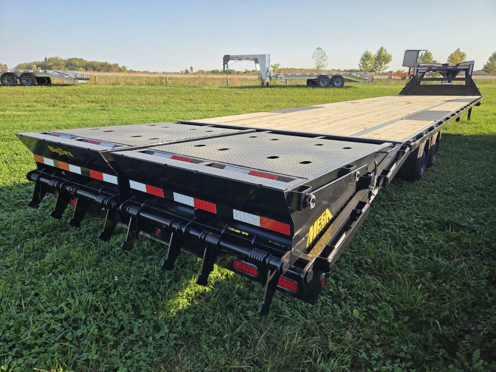 16GN-35+5 Big Tex Trailers Deckover/Gooseneck