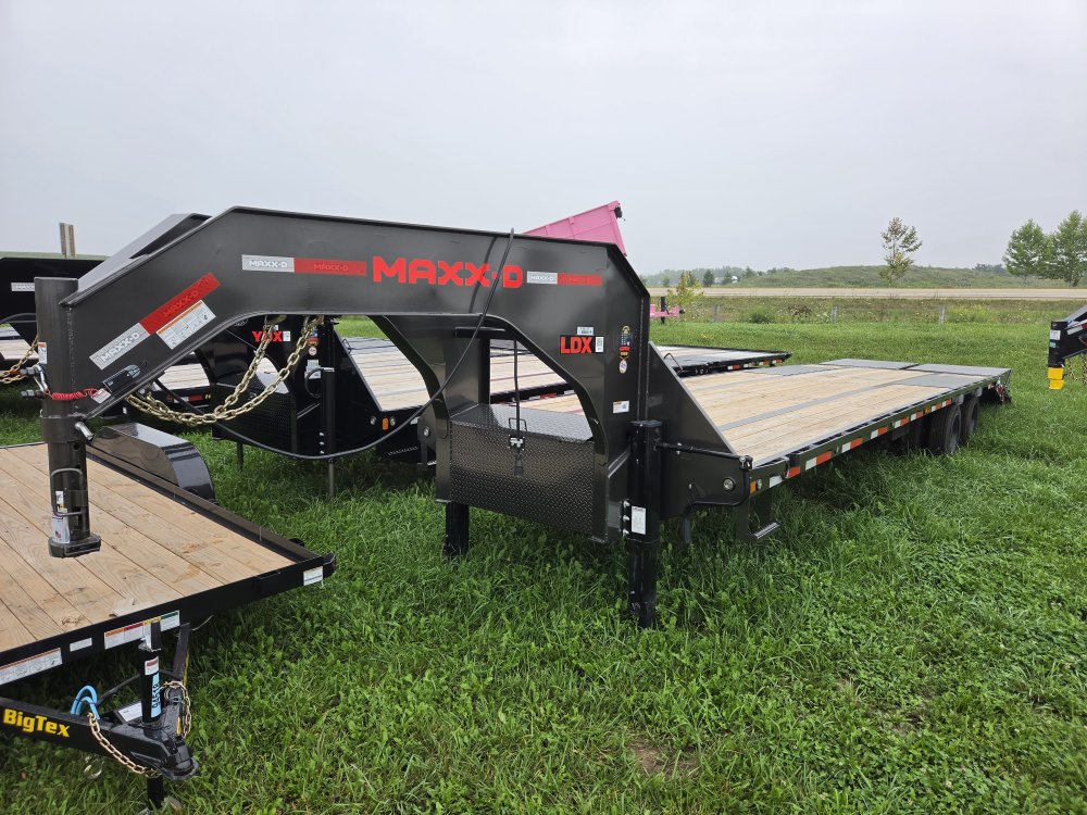8.5'x32' Maxx-D Deckover/Gooseneck LDB10232