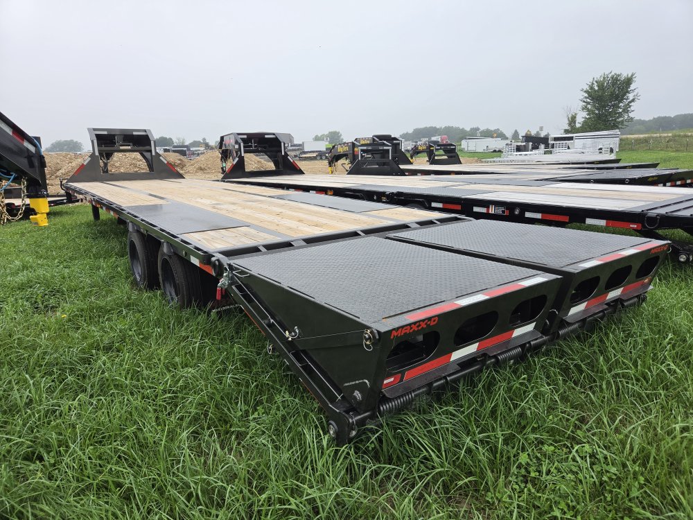 8.5'x32' Maxx-D Deckover/Gooseneck LDB10232