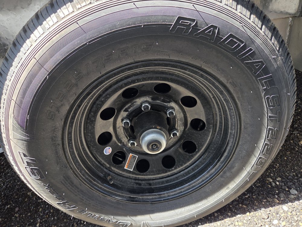 8.5'x20' Alcom Enclosed Cargo XPRESS8.5X20 ULP-LMFL25 88"