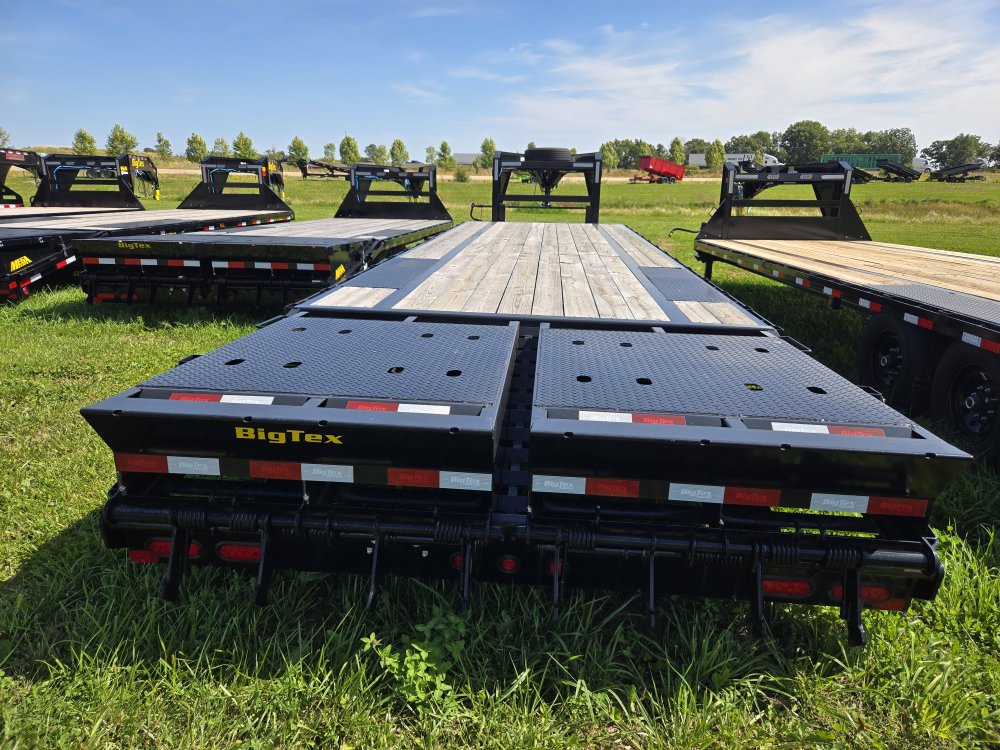 8.5'x30' Big Tex Trailers Deckover/Gooseneck 16GN-25+5