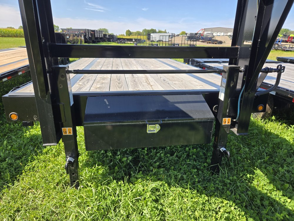 8.5'x30' Big Tex Trailers Deckover/Gooseneck 16GN-25+5