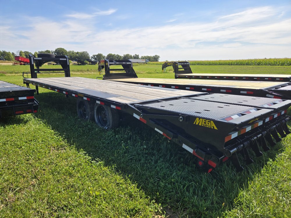 8.5'x30' Big Tex Trailers Deckover/Gooseneck 16GN-25+5