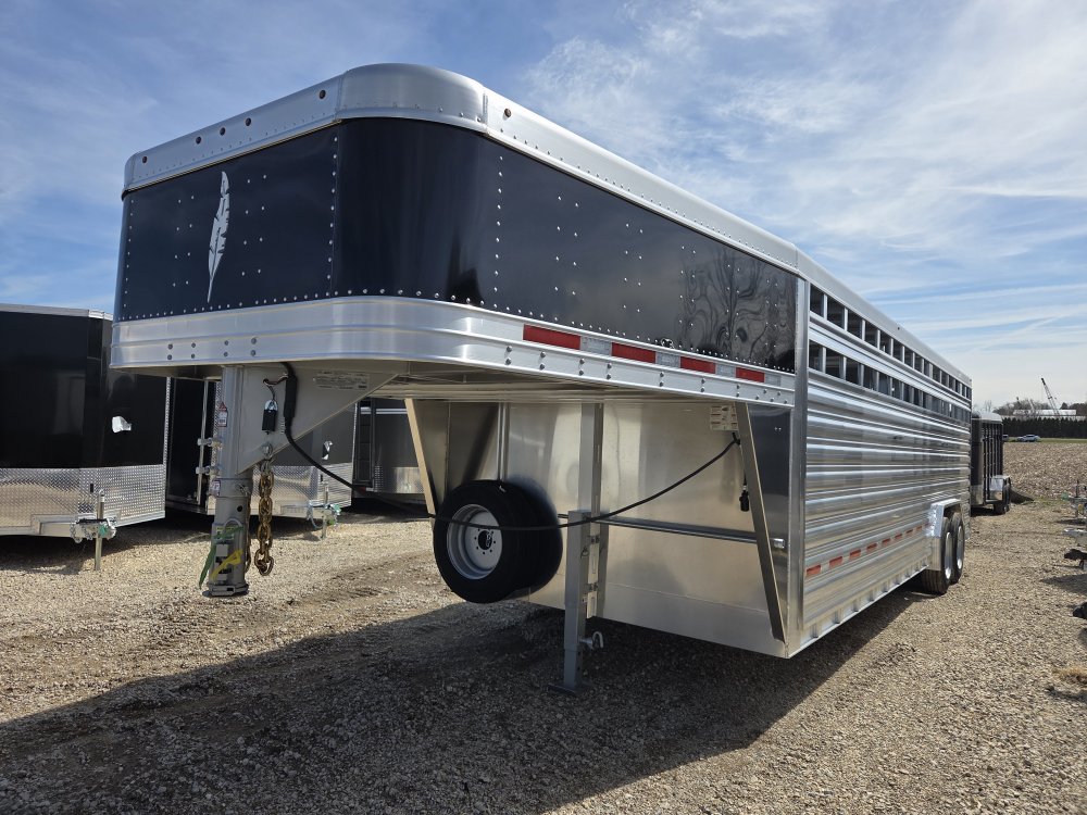 7' 6"x24' Featherlite Livestock 8127-8024 6' 6"