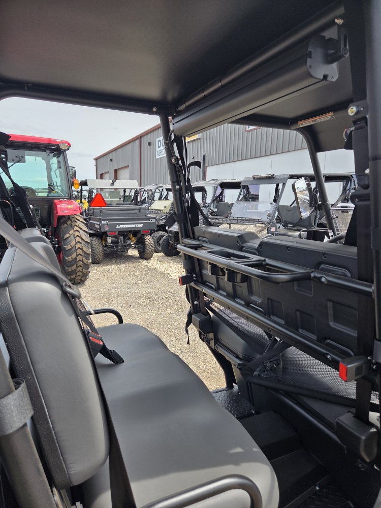 Landmaster AMP Crew Touring Edition UTV