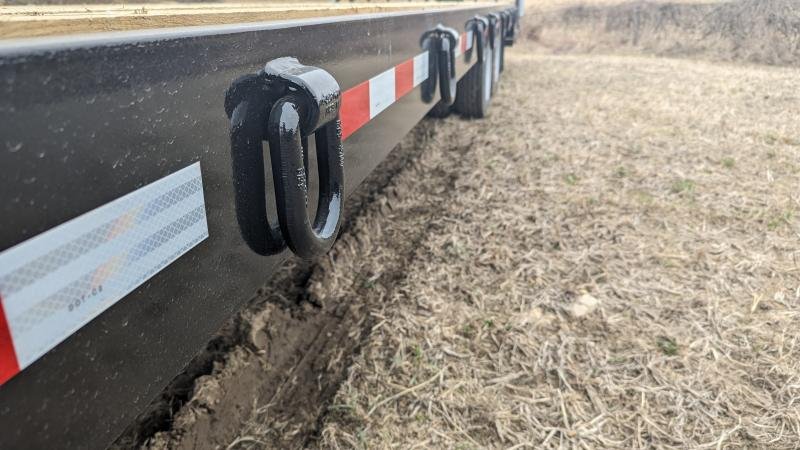 8.5'x20' Towmaster Trailers Equipment T-40LP