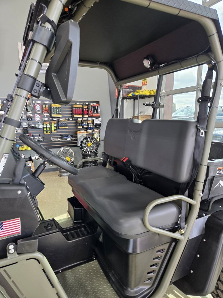 American LandMaster AMP 4X4 UTV