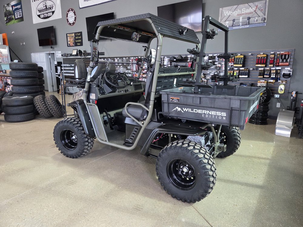 American LandMaster AMP 4X4 UTV