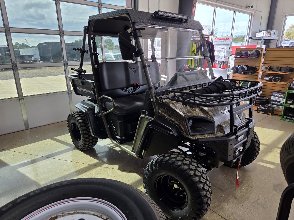 American LandMaster AMP 4X4 UTV