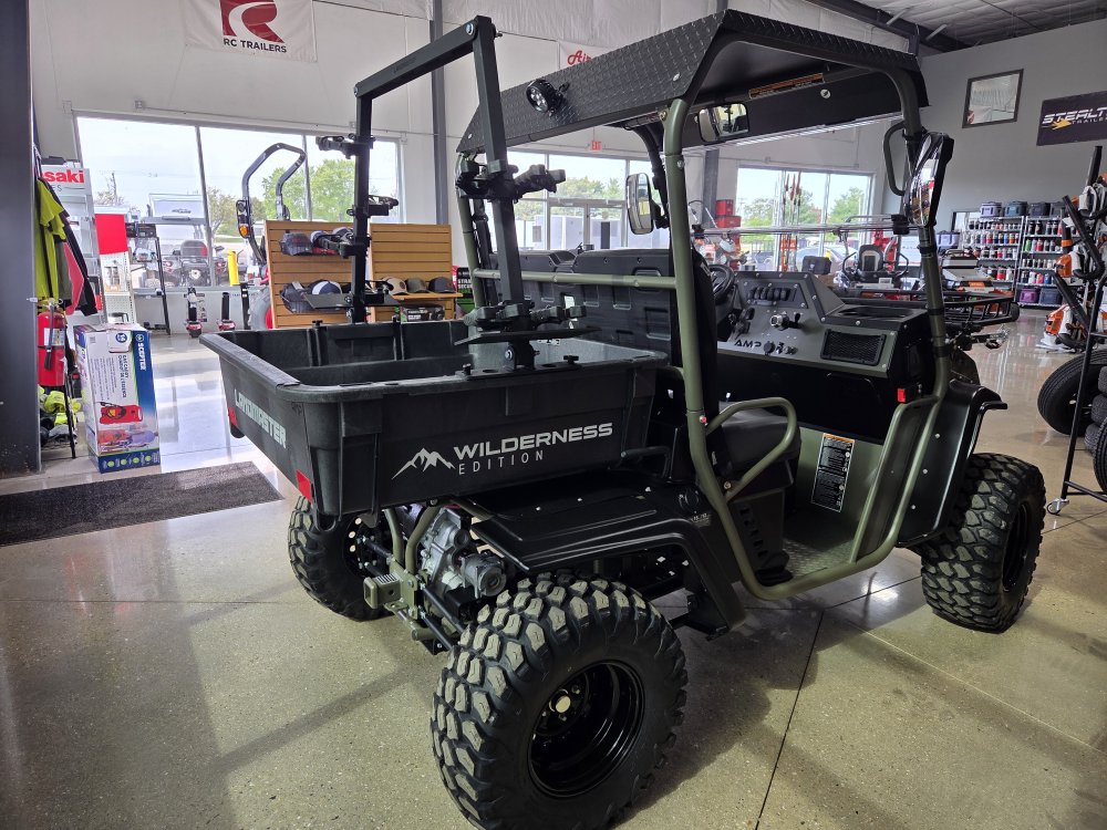 American LandMaster AMP 4X4 UTV