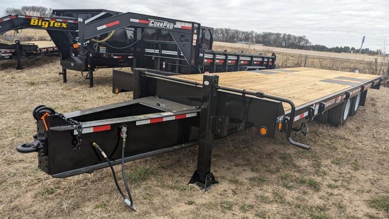 8.5'x24' Towmaster Trailers Deckover T-40T