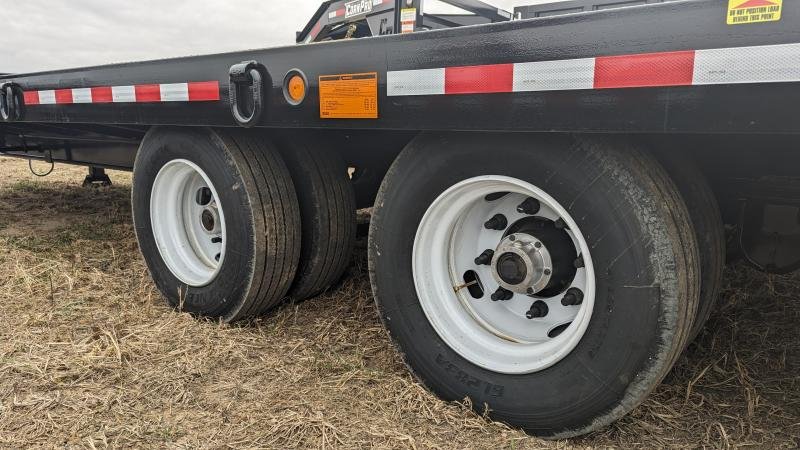 8.5'x24' Towmaster Trailers Deckover T-40T