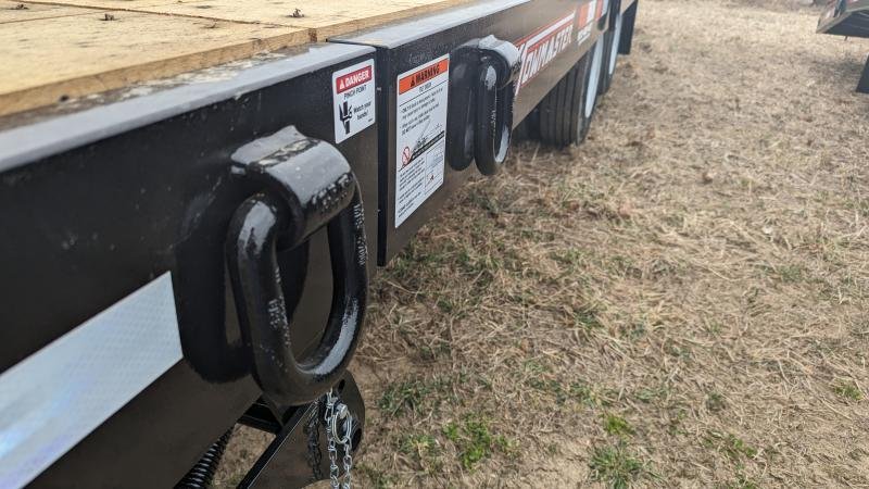 8.5'x24' Towmaster Trailers Deckover T-40T