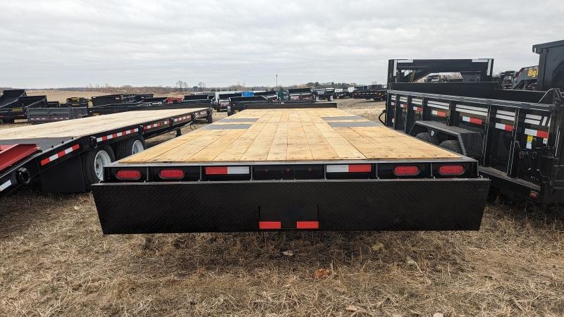 8.5'x24' Towmaster Trailers Deckover T-40T