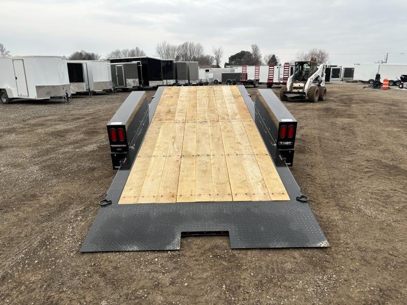 7'x22' Towmaster Trailers Equipment T-16DT 22"