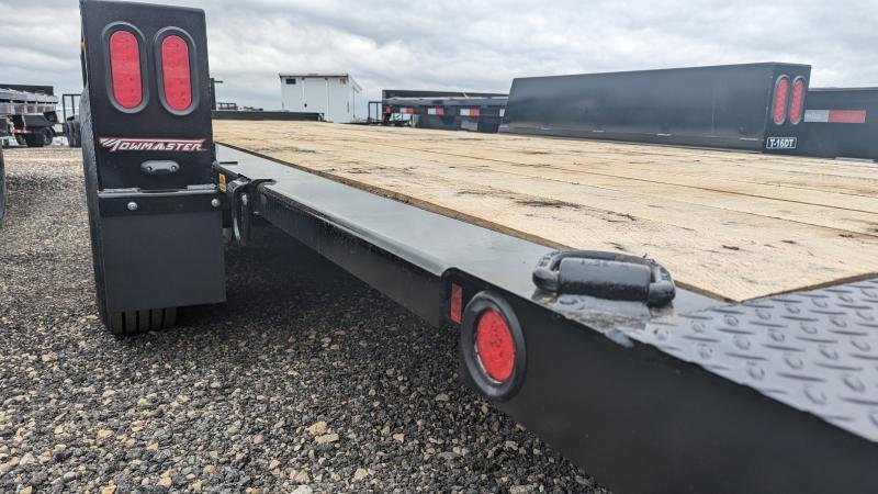 7'x22' Towmaster Trailers Equipment T-16DT 22"