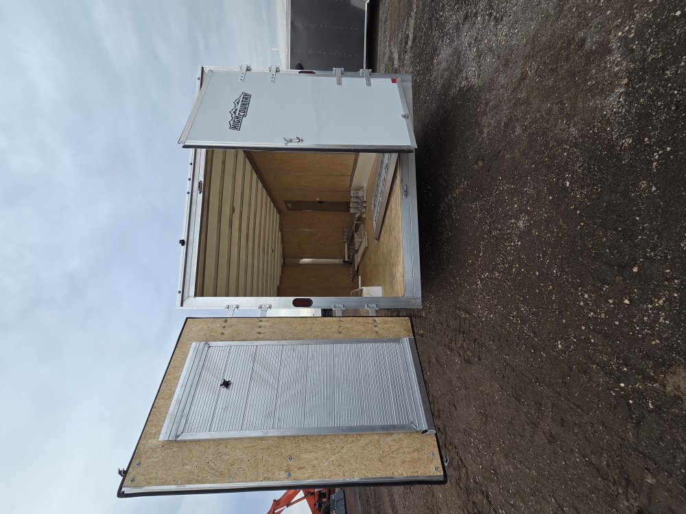 8.5'x16' Alcom Enclosed Enclosed Cargo 79"
