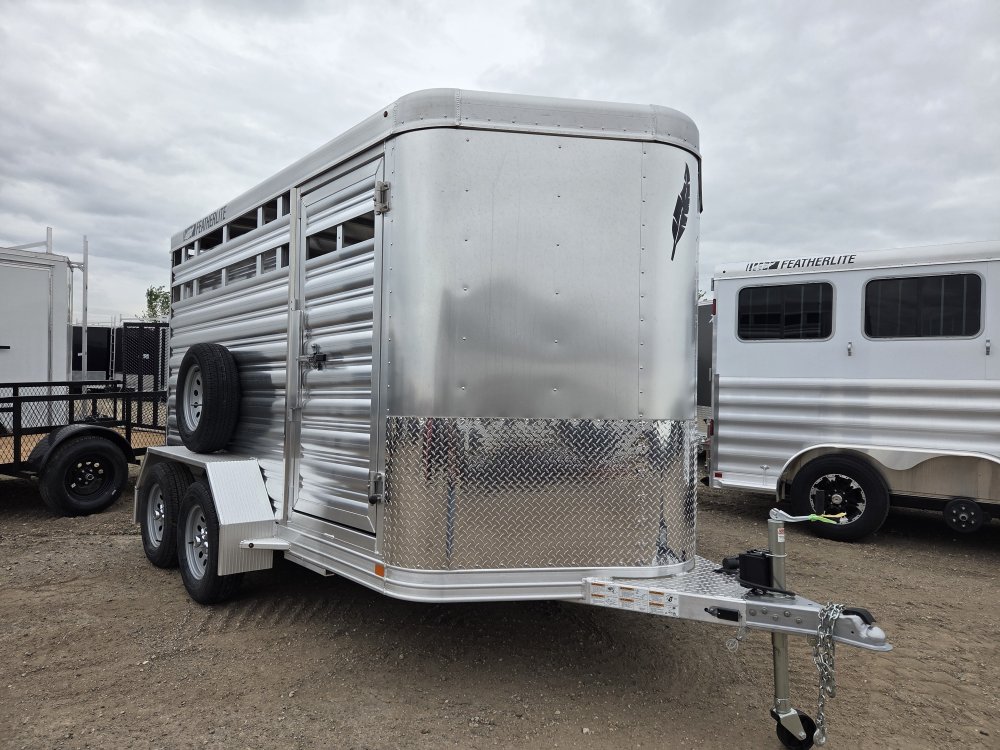 6' 7"x12' Featherlite Horse 8107-6716 6' 6"