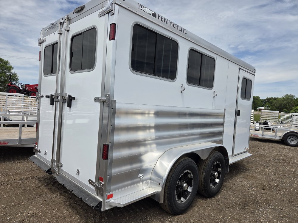 7'x13' 10" Featherlite Horse 9400 7'