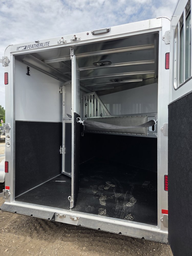7'x13' 10" Featherlite Horse 9400 7'