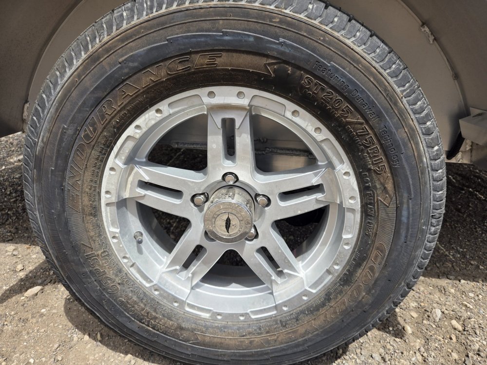 6' 6"x10' Featherlite Utility 1693