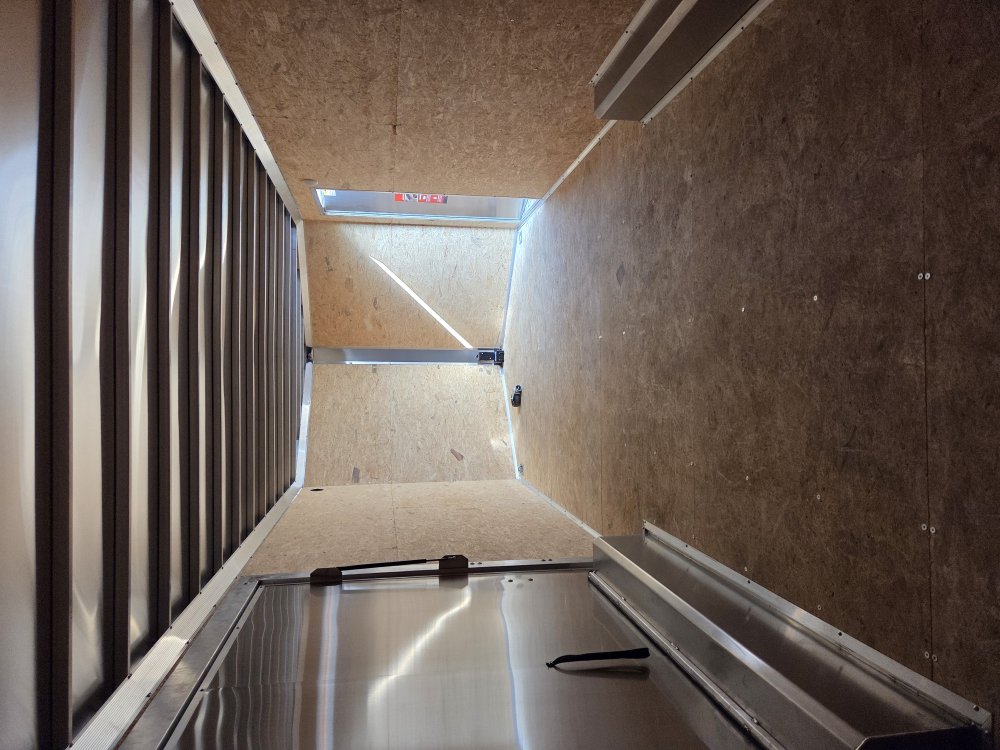 8.5'x24' Alcom Enclosed Cargo 82"