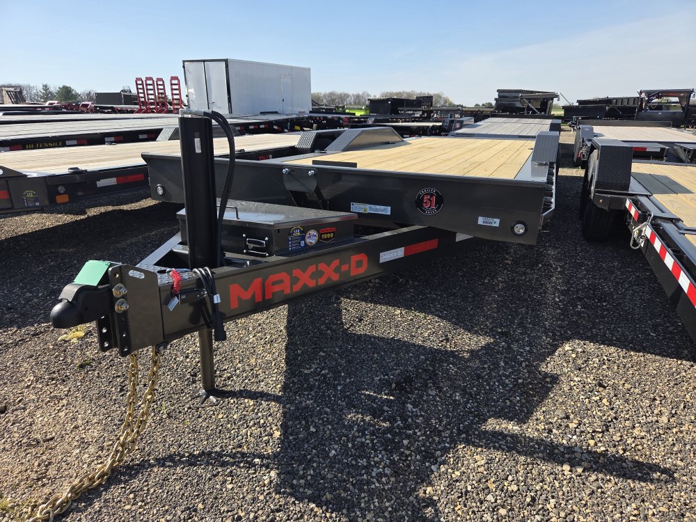 8.5'x24' Maxx-D Equipment/Tilt T8B10224