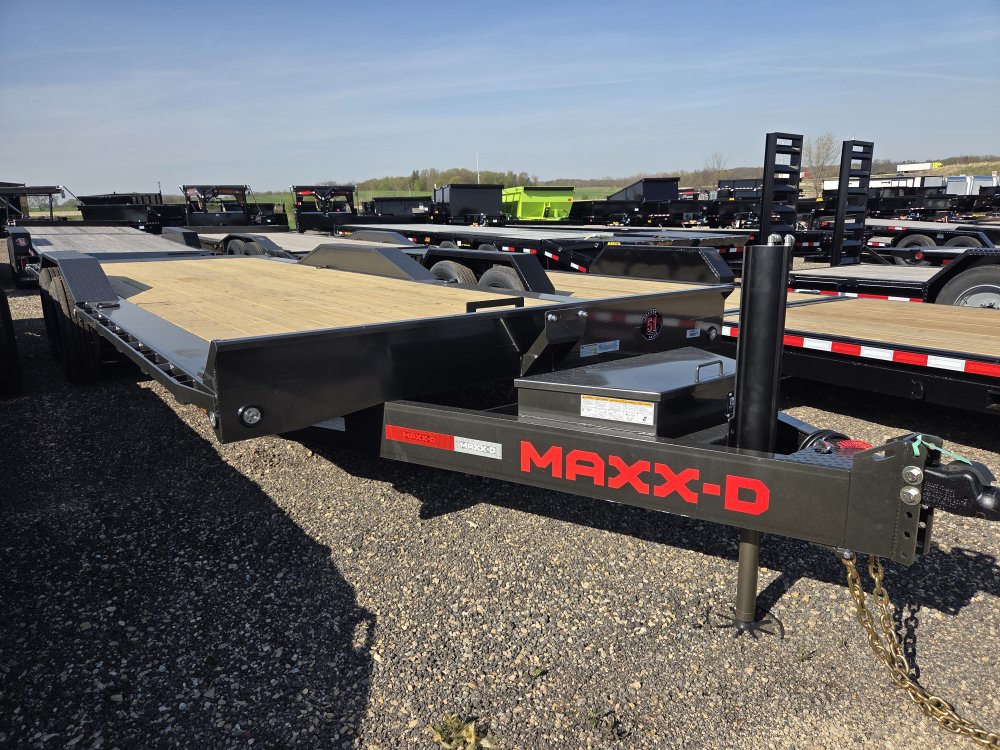 8.5'x24' Maxx-D Equipment/Tilt T8B10224