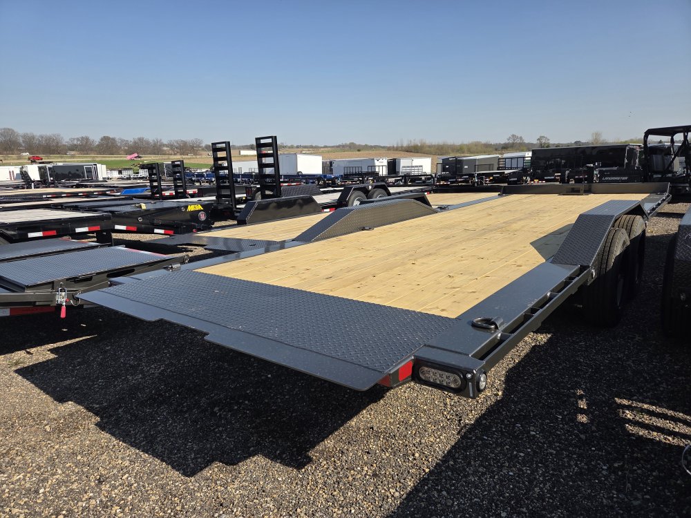 8.5'x24' Maxx-D Equipment/Tilt T8B10224