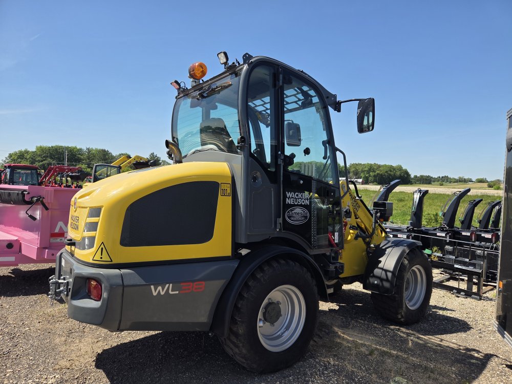 Wacker Neuson WL38 Contractor Equipment