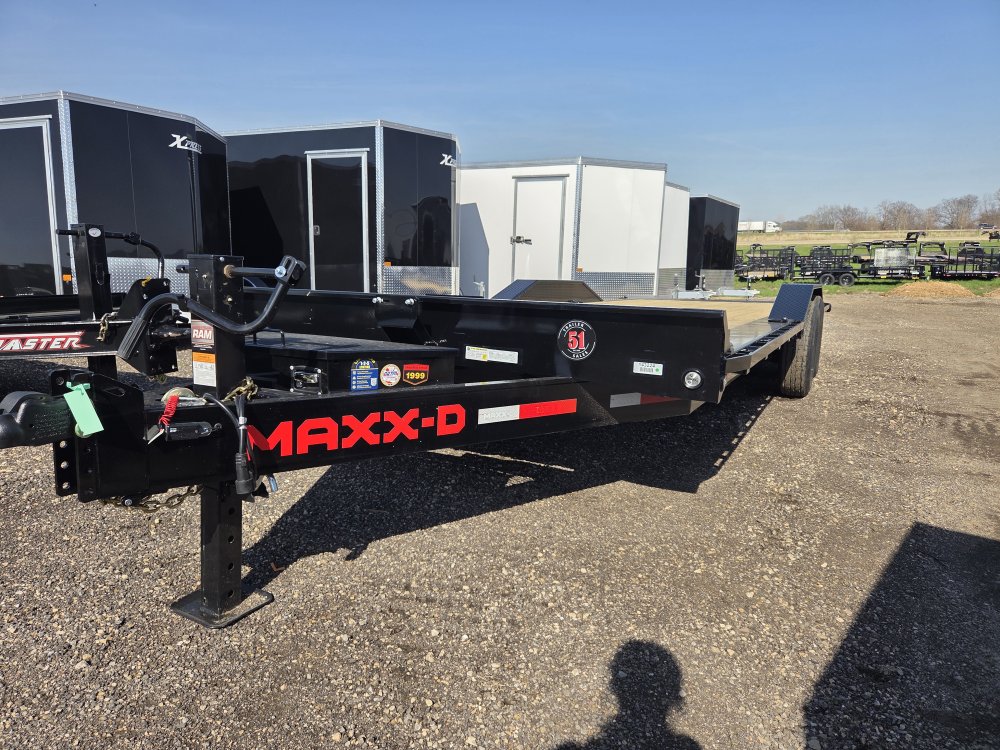 8.5'x24' Maxx-D Equipment/Tilt T6B10224