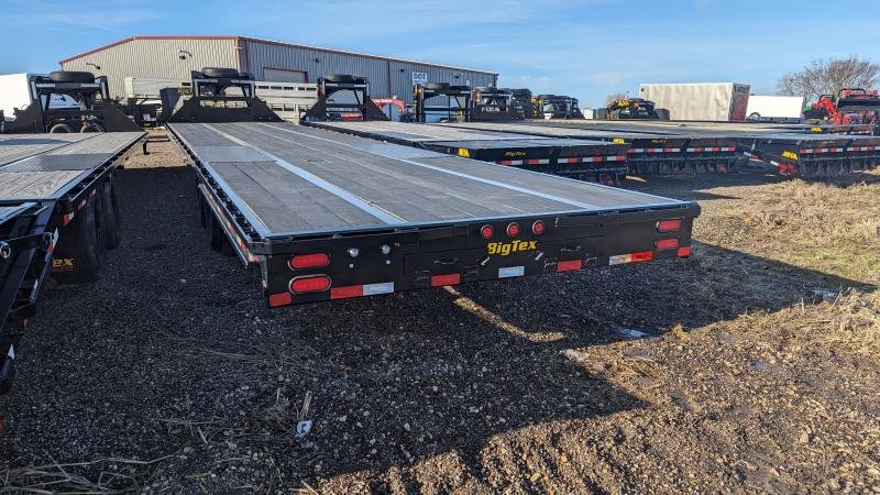 8.5'x40' Big Tex Trailers Flatbed 25GN-40STA