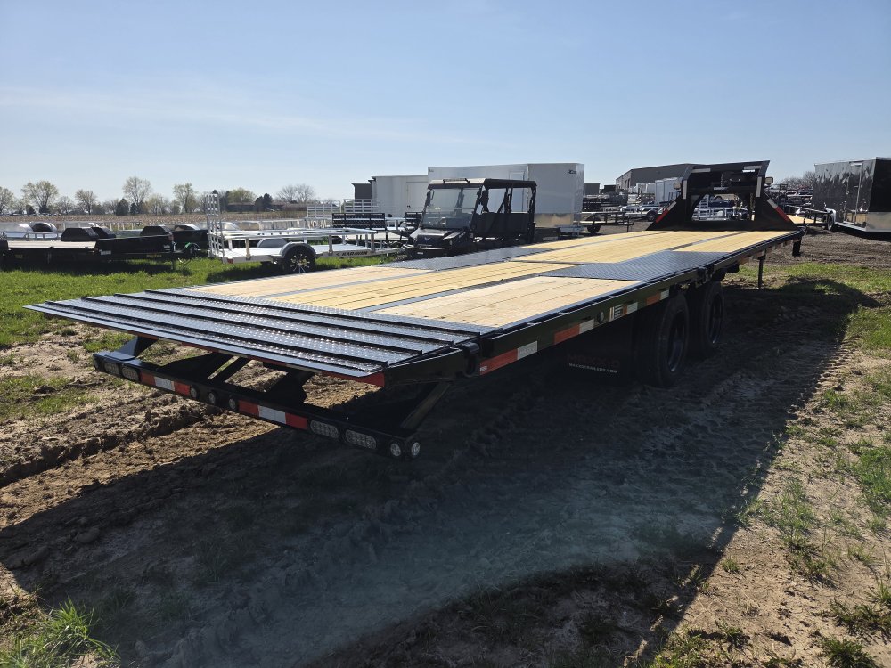 8.5'x32' Maxx-D Deckover/Gooseneck YDB10232