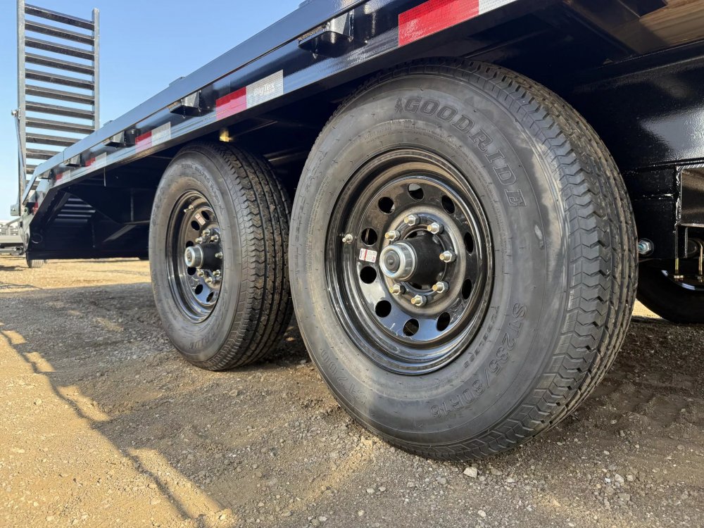 8.5'x24' Big Tex Trailers Equipment